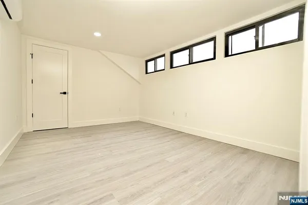 $3,400 | 536-540 Central Avenue, Unit 403, Newark, NJ 07107