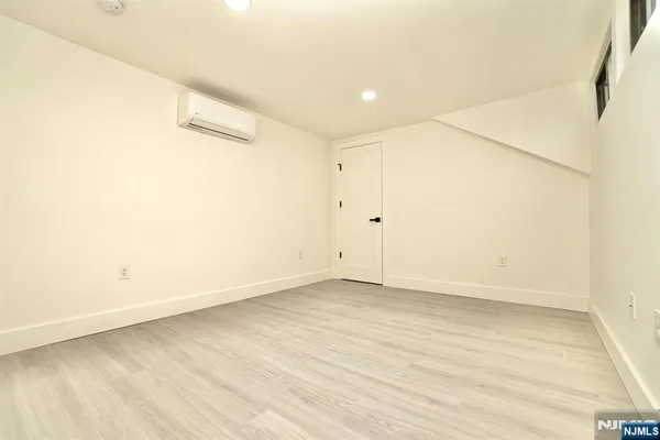$3,400 | 536-540 Central Avenue, Unit 403, Newark, NJ 07107