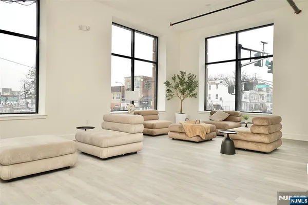 $3,400 | 536-540 Central Avenue, Unit 403, Newark, NJ 07107