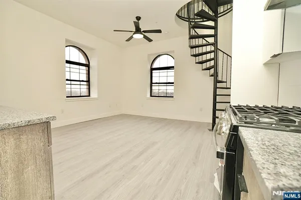 $3,400 | 536-540 Central Avenue, Unit 403, Newark, NJ 07107