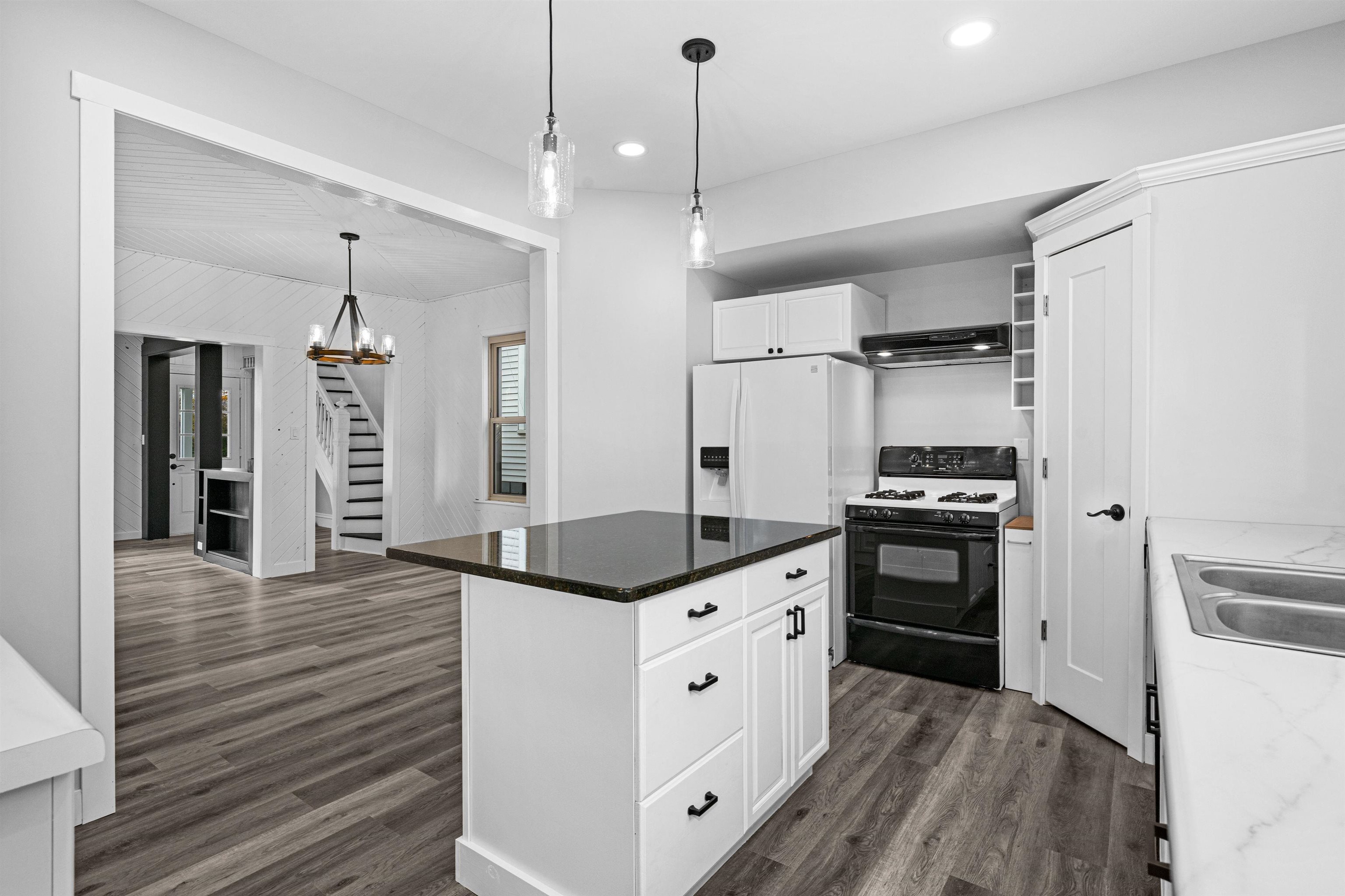 5305 Medina Street Duluth, MN 55807 - Photo 3 of 30