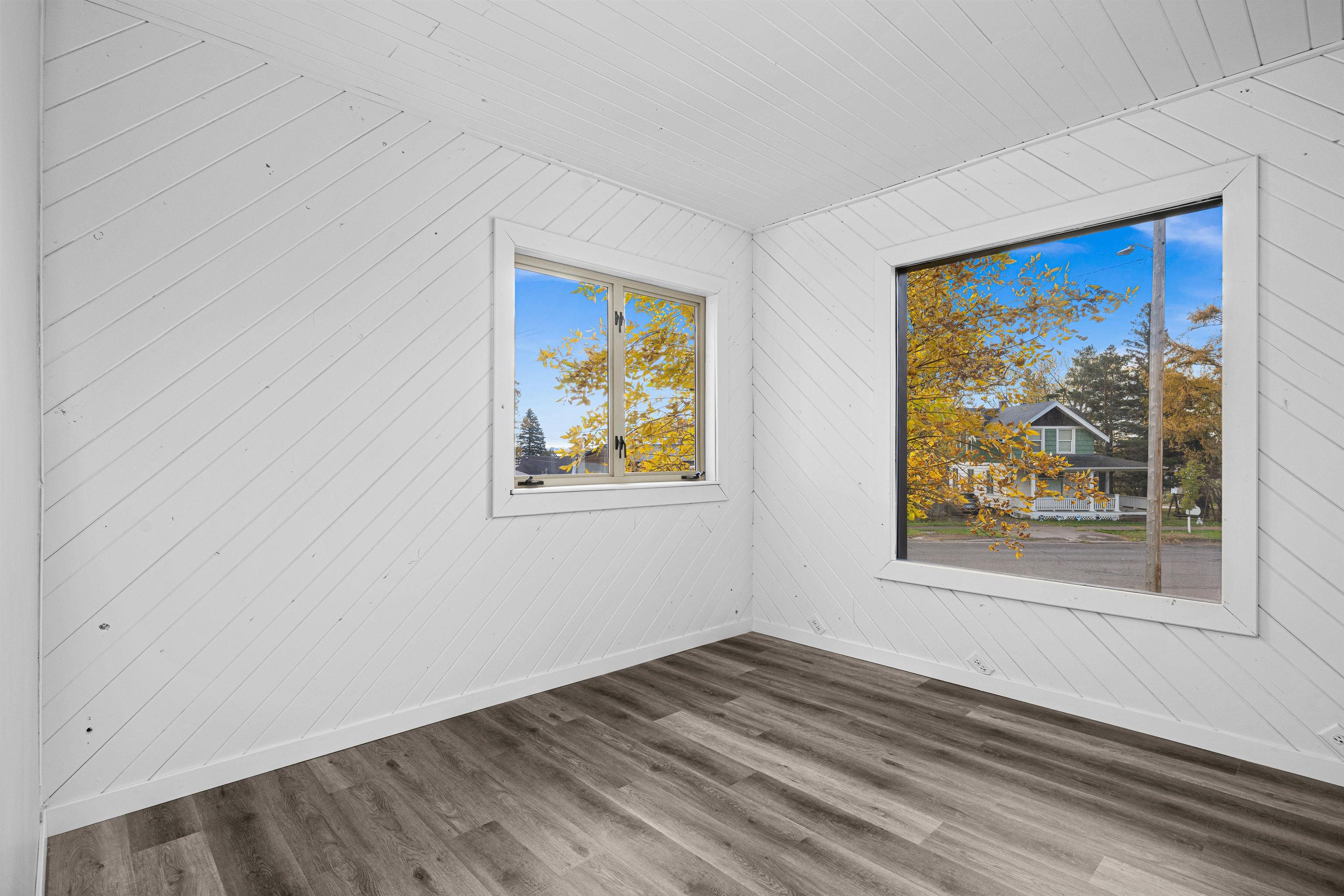 5305 Medina Street Duluth, MN 55807 - Photo 4 of 30