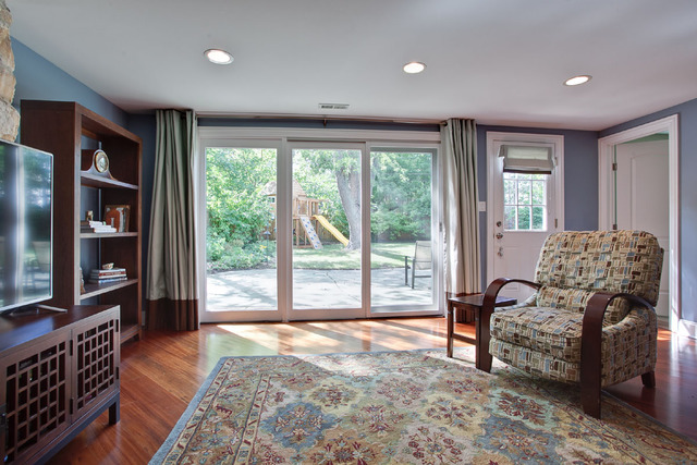 1212 Kenton Road Deerfield, IL 60015 - Photo 10 of 24 a living room with furniture and a flat screen tv