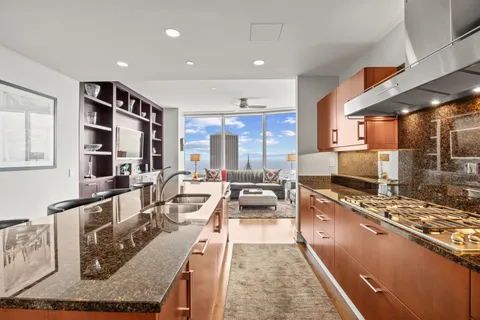$2,490,000 | 401 North Wabash Avenue, Unit 74D, Chicago, IL 60611