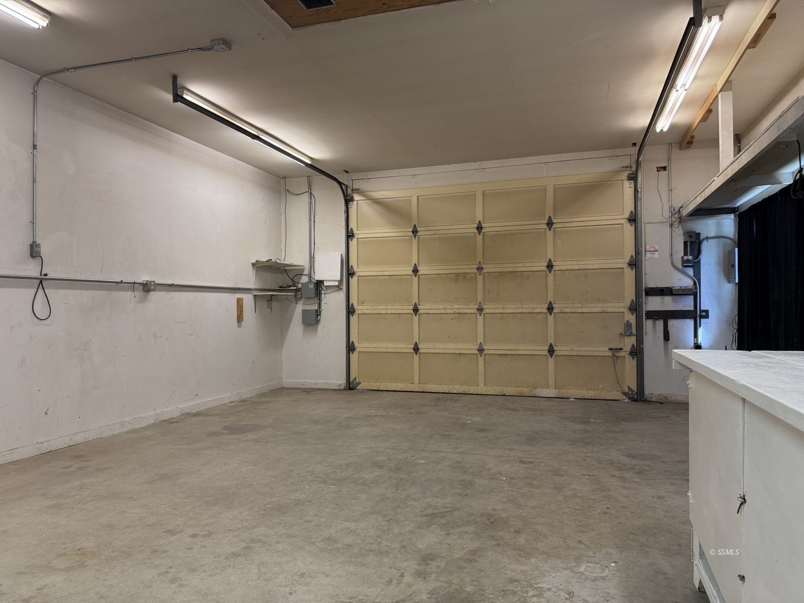 247 North Norma Street Ridgecrest, CA 93555 - Photo 31 of 31 a view of a garage
