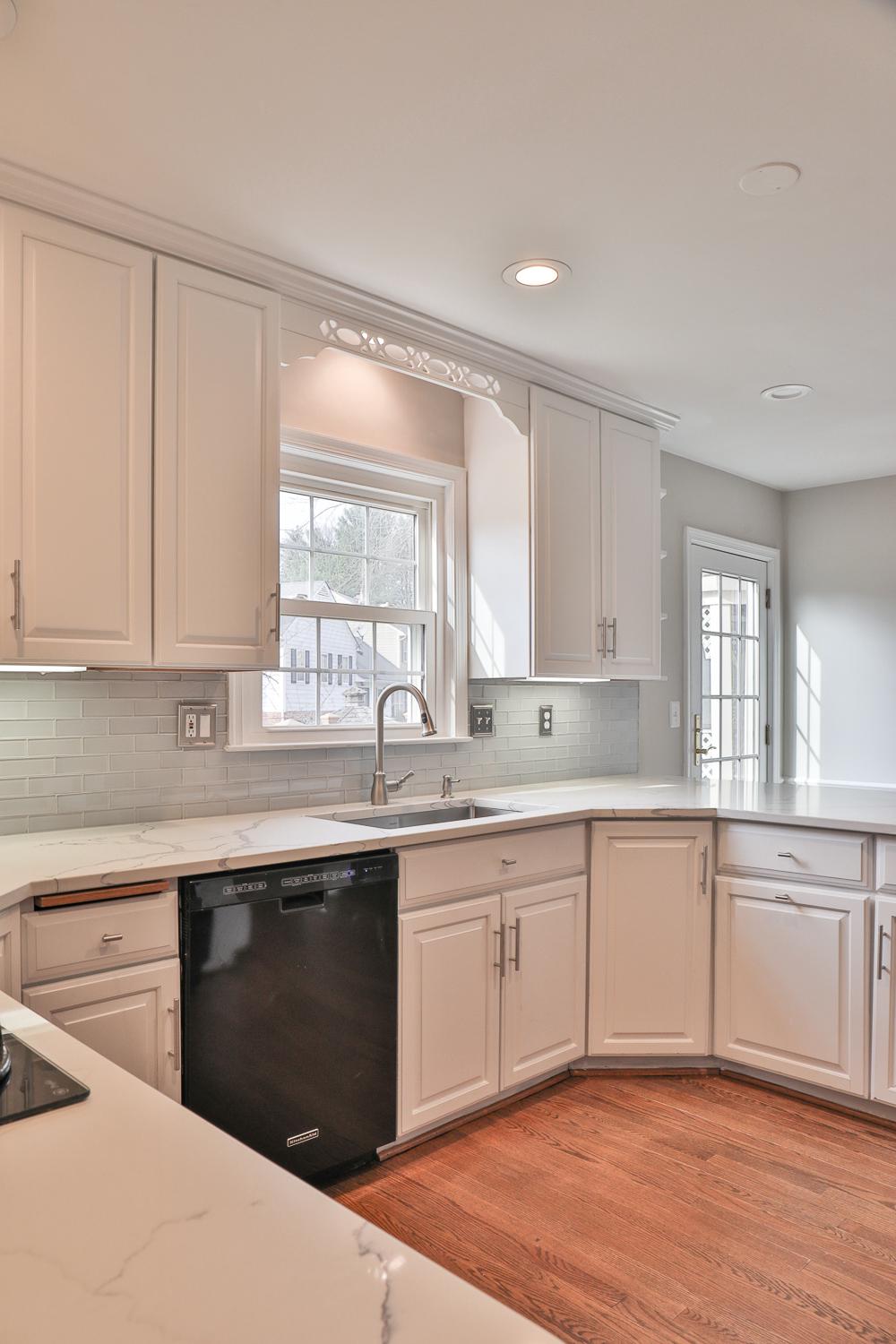 5423 Rilian Court Burke, VA 22015 - Photo 29 of 67 Bright kitchen window