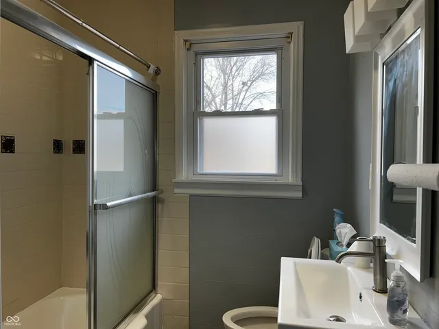 $2,300 | 3192 East Main Street, Plainfield, IN 46168