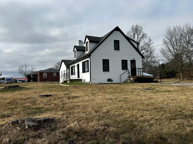 $2,300 | 3192 East Main Street, Plainfield, IN 46168