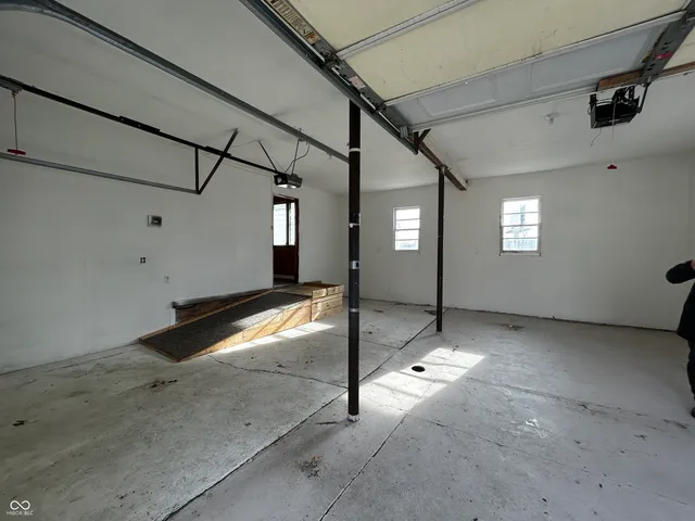 $2,300 | 3192 East Main Street, Plainfield, IN 46168