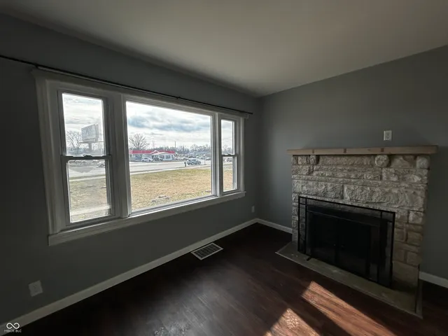 $2,300 | 3192 East Main Street, Plainfield, IN 46168