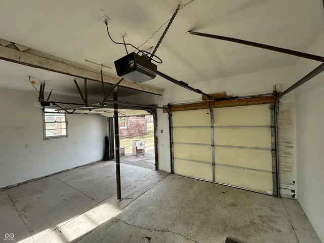 $2,300 | 3192 East Main Street, Plainfield, IN 46168