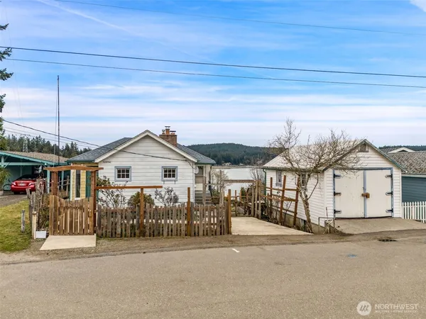 $625,000 | 1682 Northeast Grandview Boulevard, Keyport, WA 98345