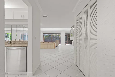 $749,999 | 4825 Northwest 98th Place, Doral, FL 33178
