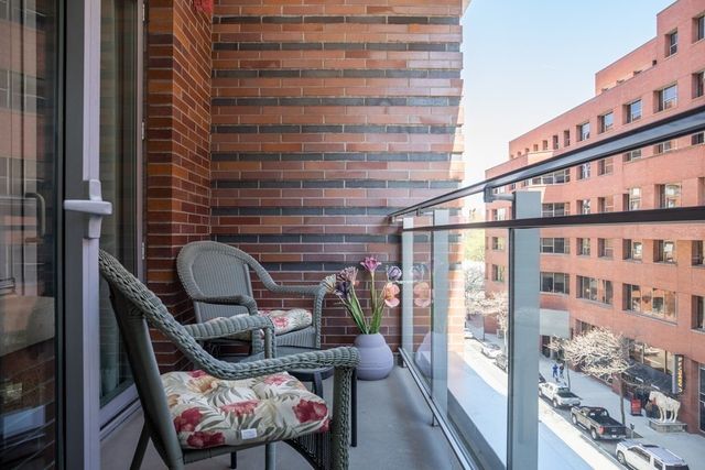 $2,095,000 | 1 Charles Street South, Unit 5G, Boston, MA 02116