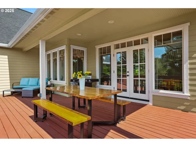 $1,500,000 | 2011 River Loop 1, Eugene, OR 97404