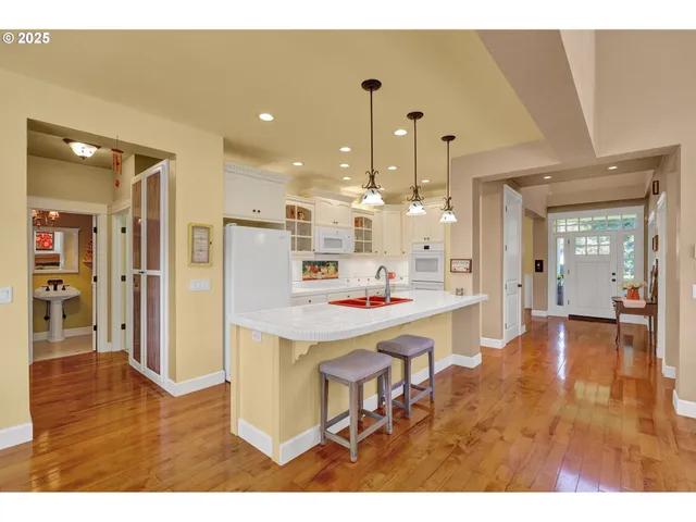 $1,500,000 | 2011 River Loop 1, Eugene, OR 97404