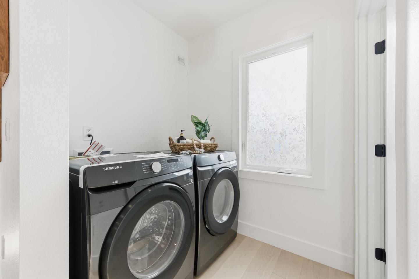 1748 Crane Avenue Mountain View, CA 94040 - Photo 26 of 44