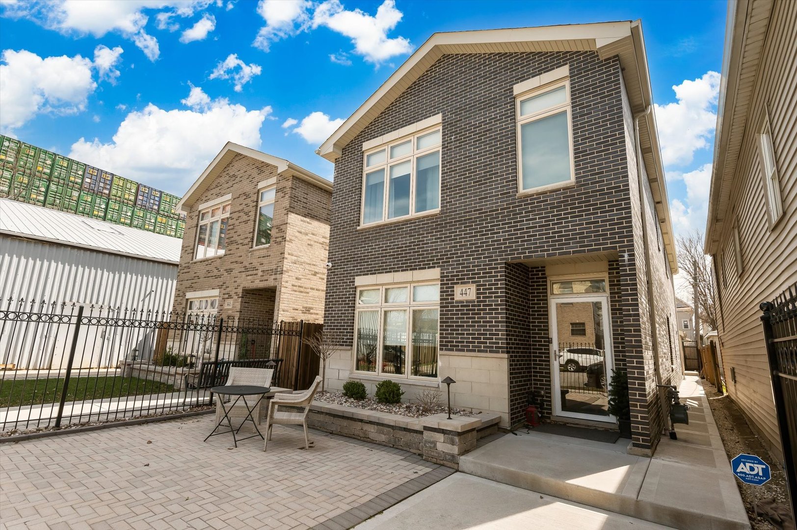 447 West 46th Street Chicago, IL 60609 - Photo 1 of 31