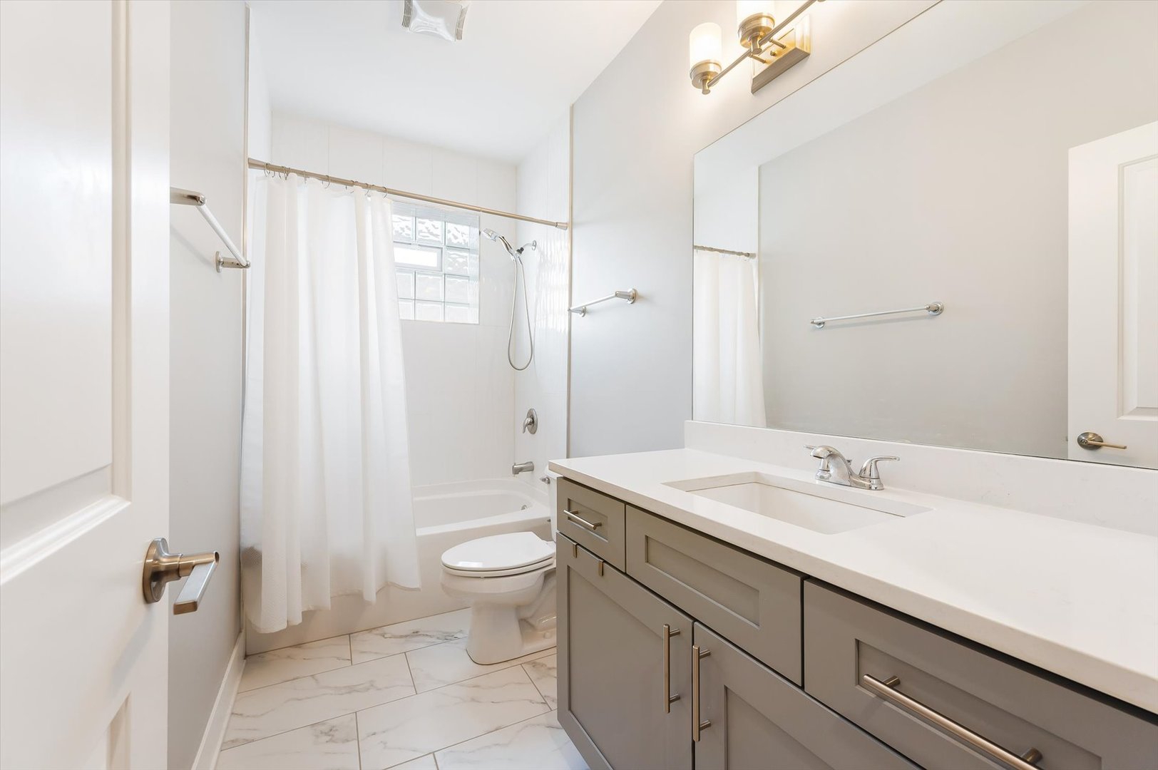 447 West 46th Street Chicago, IL 60609 - Photo 21 of 31