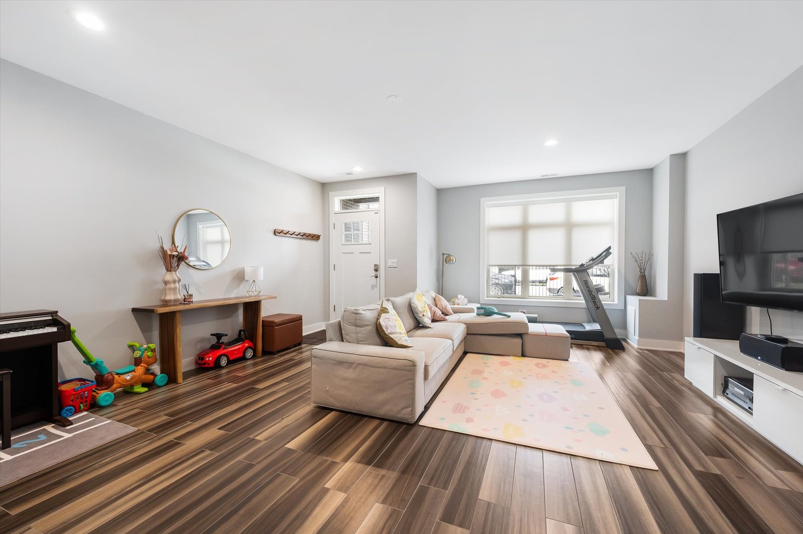 447 West 46th Street Chicago, IL 60609 - Photo 5 of 31