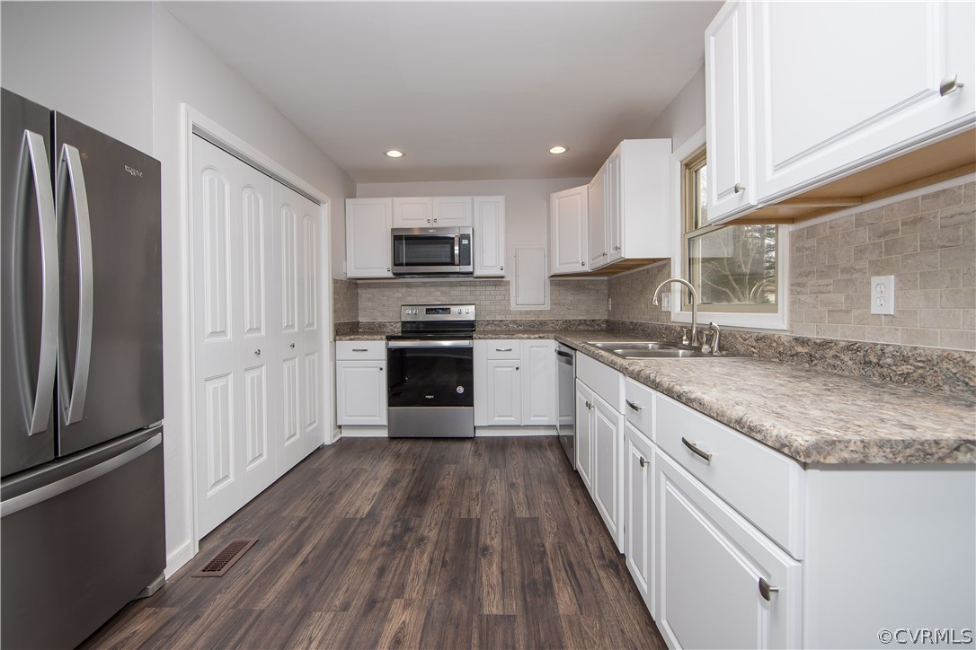 4525 Twelveoaks Road Midlothian, VA 23112 - Photo 3 of 24 Gallery Image 3