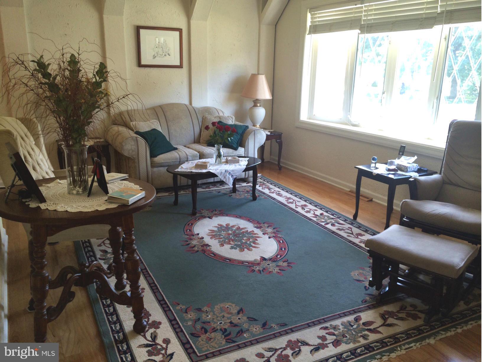 310 Hammershire Road Reisterstown, MD 21136 - Photo 6 of 27 Living Room w hardwood floors