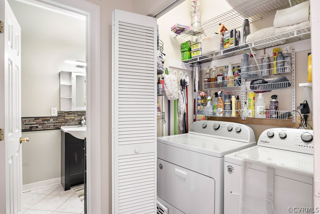 1767 Raintree Commons Drive Henrico, VA 23238 - Photo 21 of 27 a utility room with dryer and washer