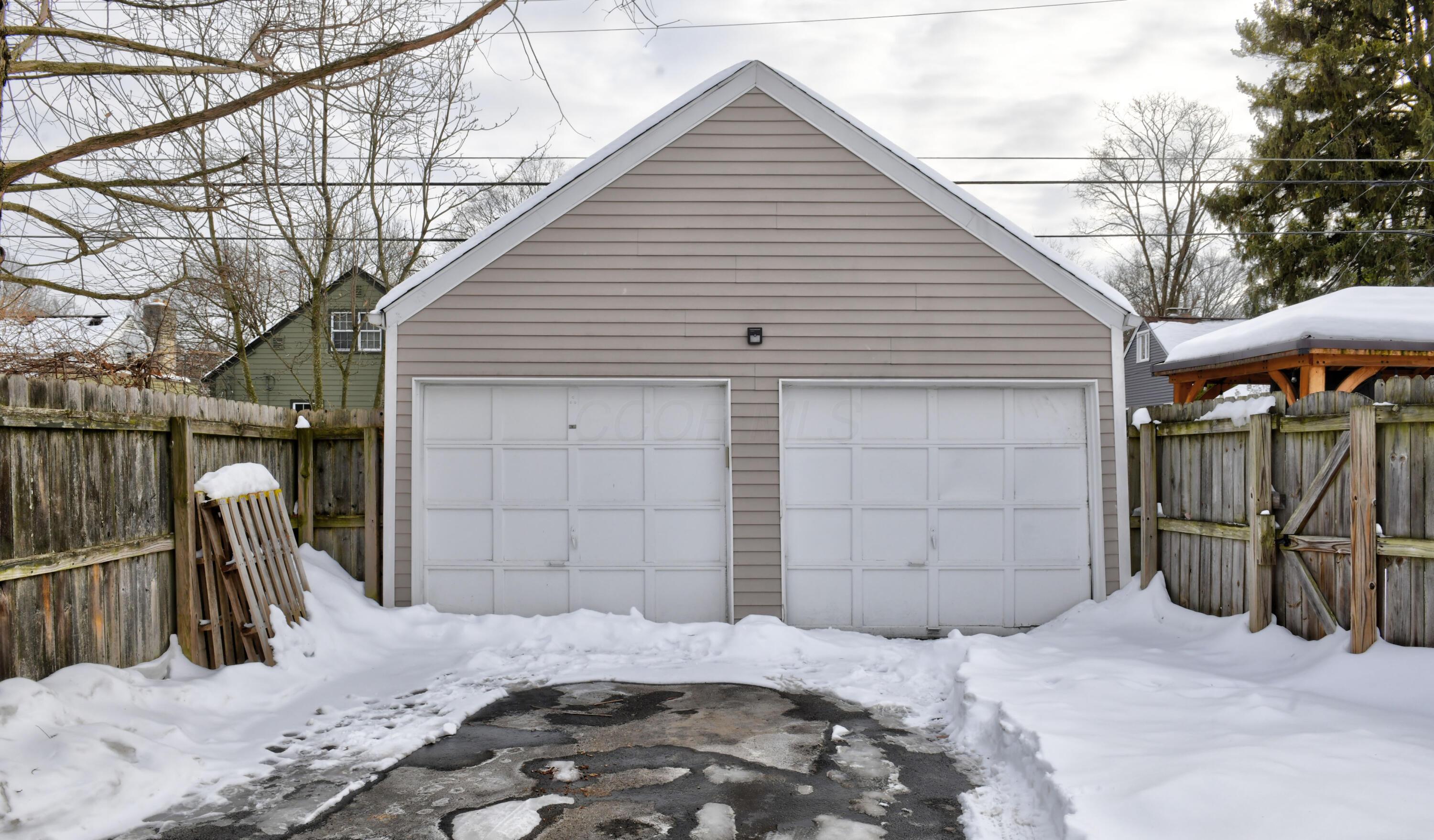 531 Richards Road Columbus, OH 43214 - Photo 39 of 45 Garage