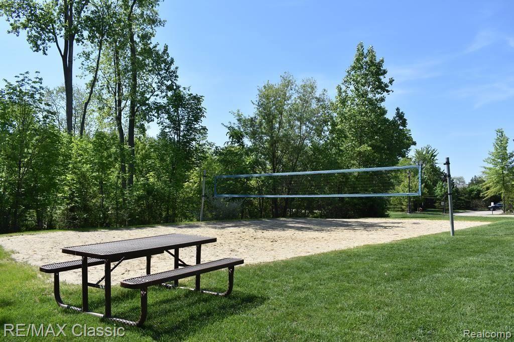 540 Riviera Court, Unit 244 Walled Lake, MI 48390 - Photo 23 of 39