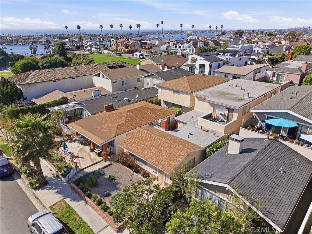 429 Carnation Avenue Corona del Mar, CA 92625 - Photo 12 of 42