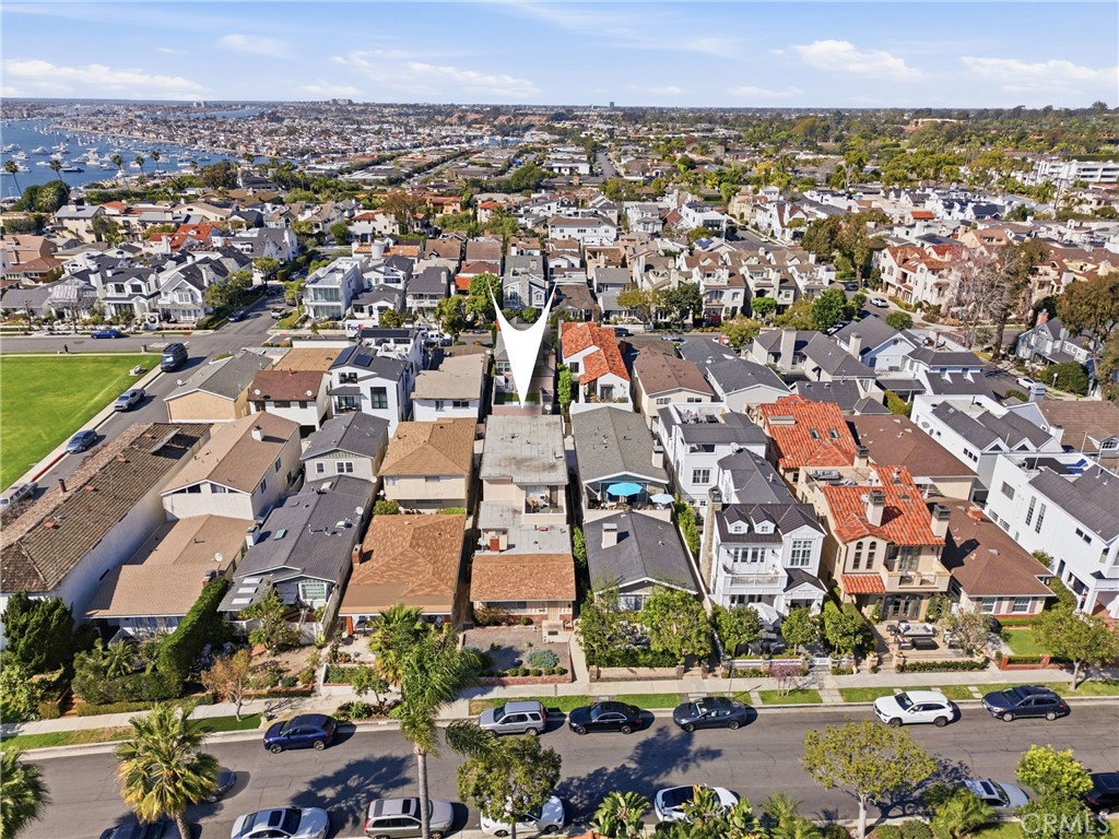 429 Carnation Avenue Corona del Mar, CA 92625 - Photo 6 of 42