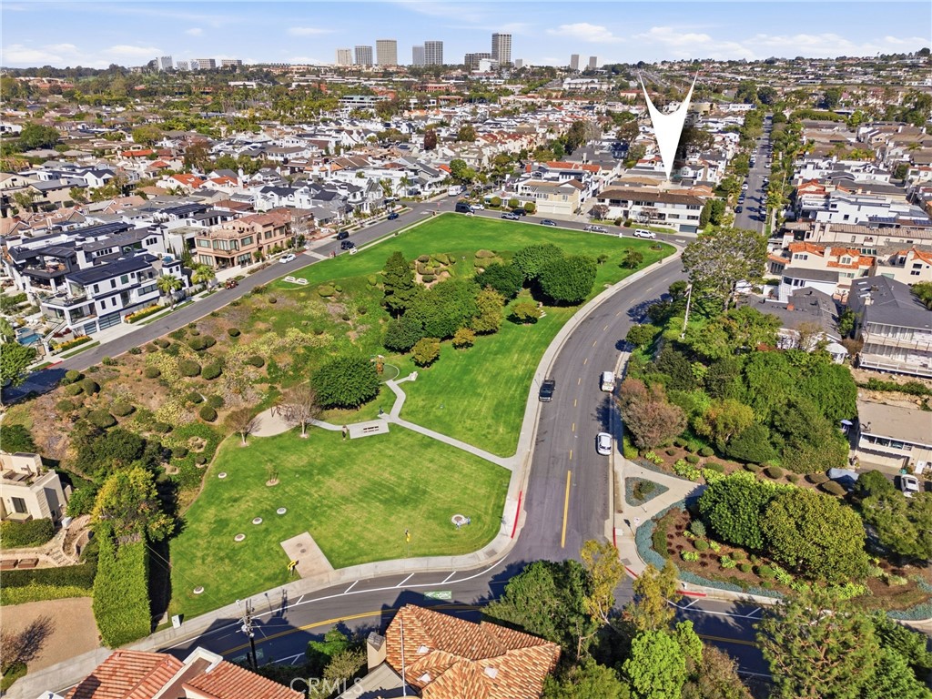 429 Carnation Avenue Corona del Mar, CA 92625 - Photo 7 of 42