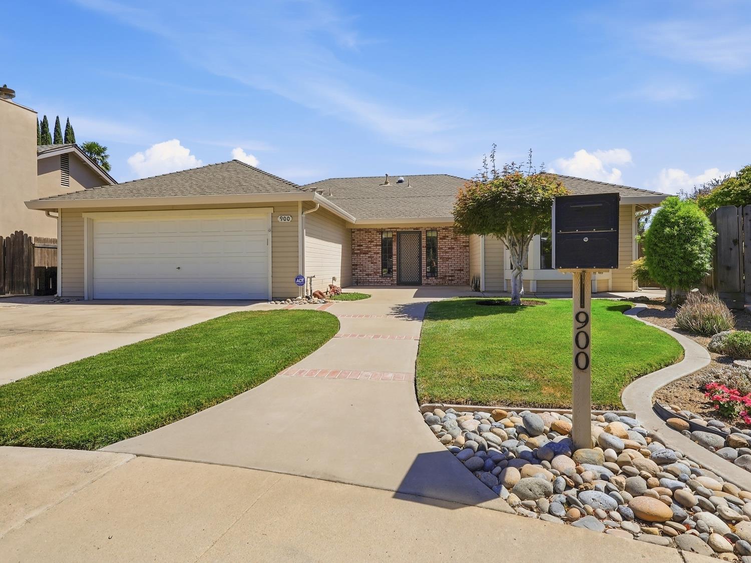 900 Multnomah Drive Modesto, CA 95350 - Photo 2 of 34