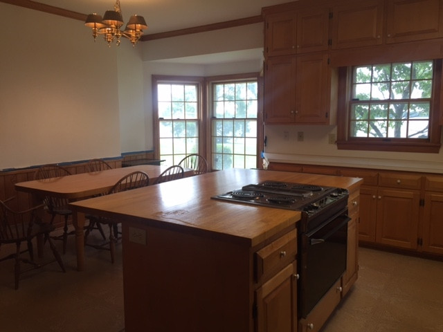 1940 Rivershore Road Elizabeth City, NC 27909 - Photo 13 of 36 Eat-in Kitchen Area with a view of the river