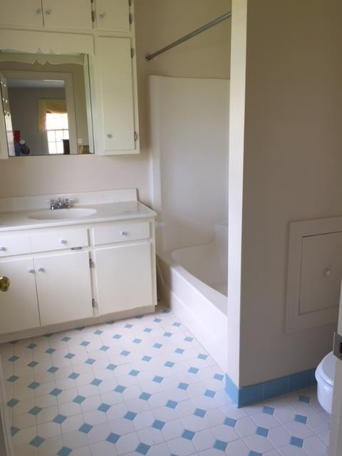 1940 Rivershore Road Elizabeth City, NC 27909 - Photo 19 of 36 Bathroom 2