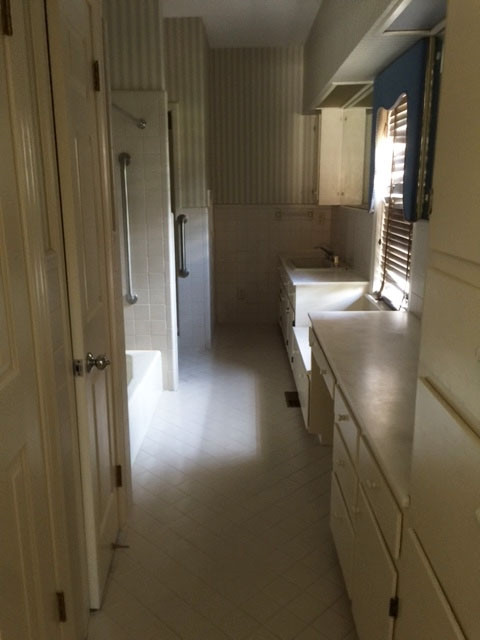 1940 Rivershore Road Elizabeth City, NC 27909 - Photo 25 of 36 Master Bathroom Suite with walk-in closet