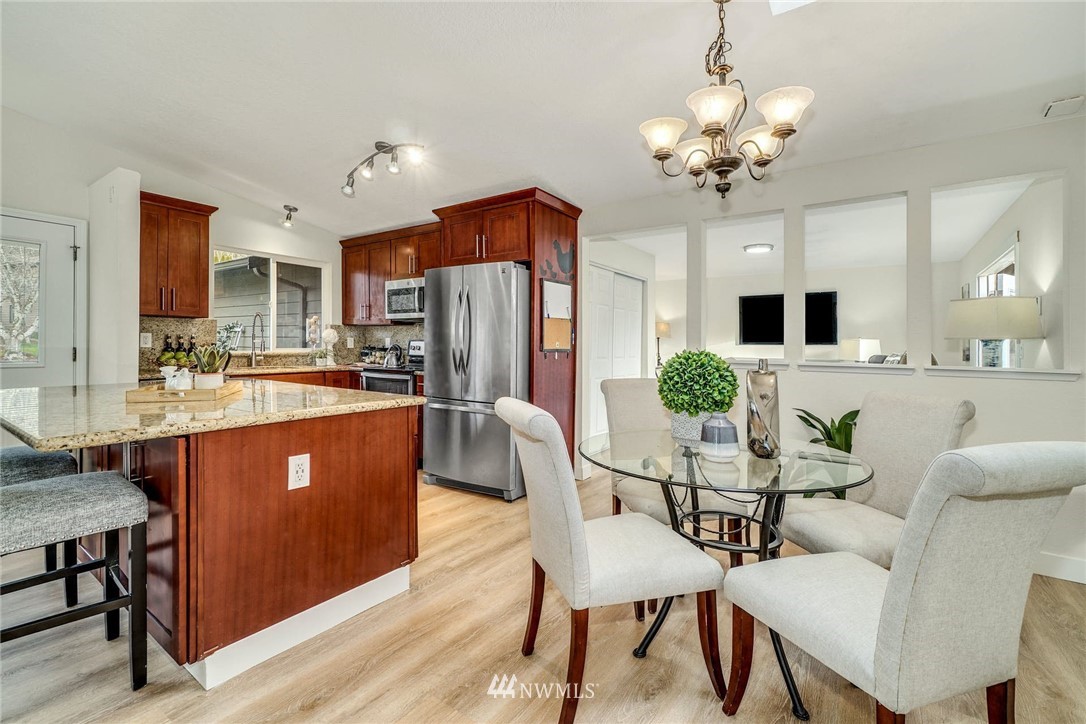 914 235th Street Southwest Bothell, WA 98021 - Photo 12 of 26