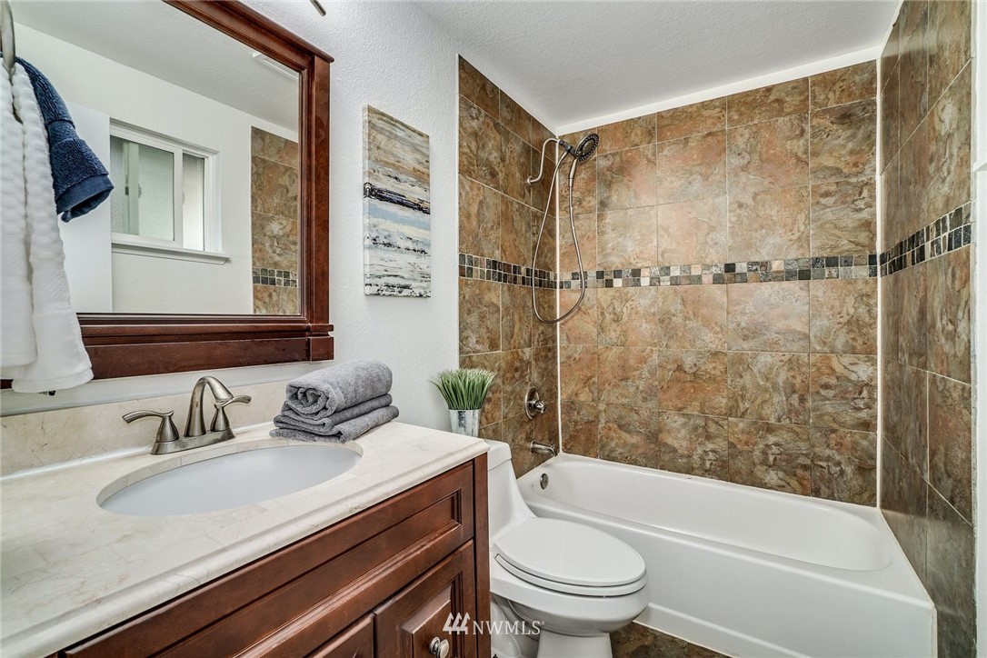 914 235th Street Southwest Bothell, WA 98021 - Photo 18 of 26