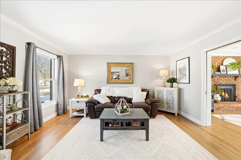 $775,000 | 444 Du Pahze Street, Naperville, IL 60565