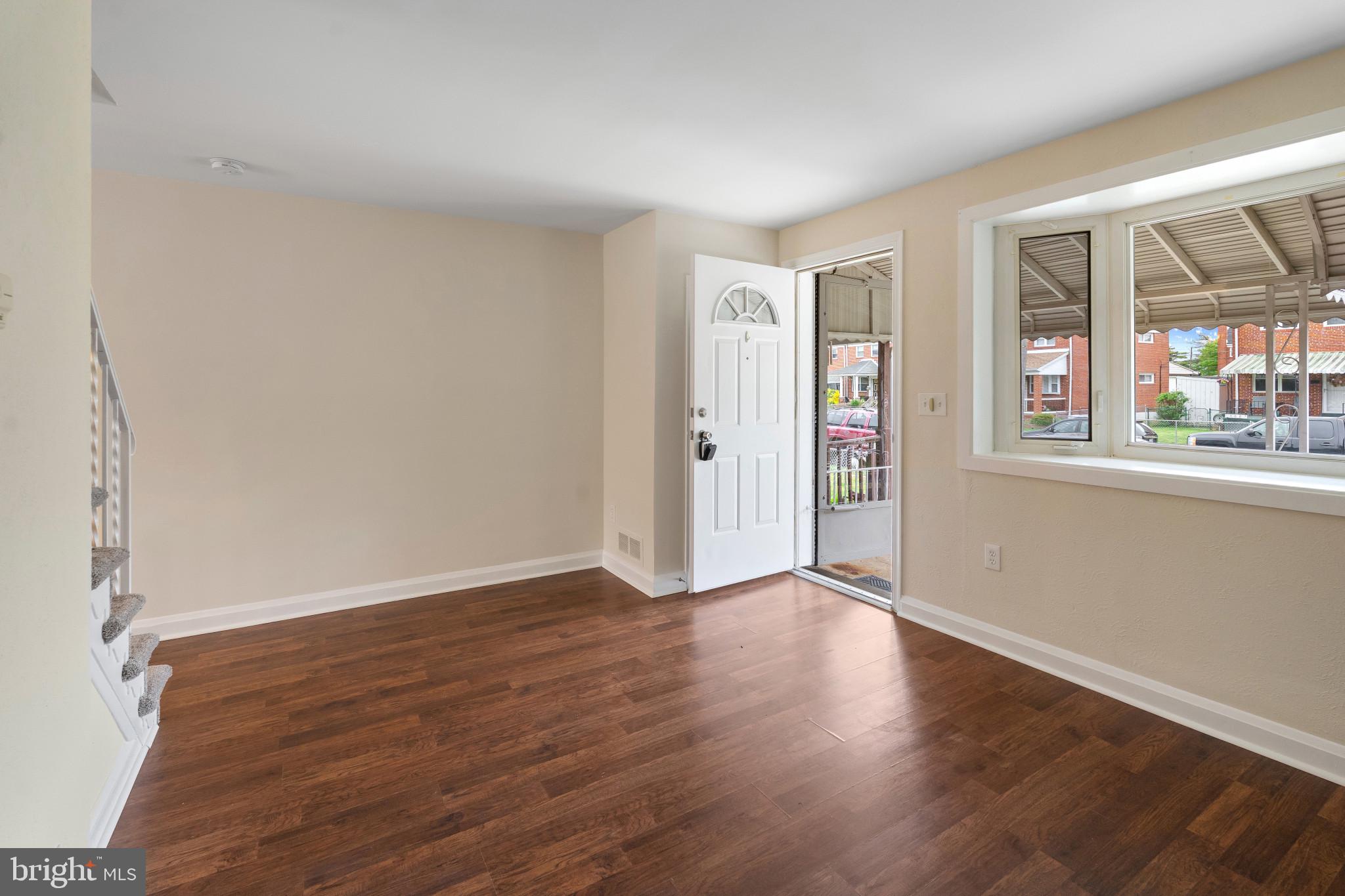 1928 Inverton Road Baltimore, MD 21222 - Photo 6 of 31 Living Room