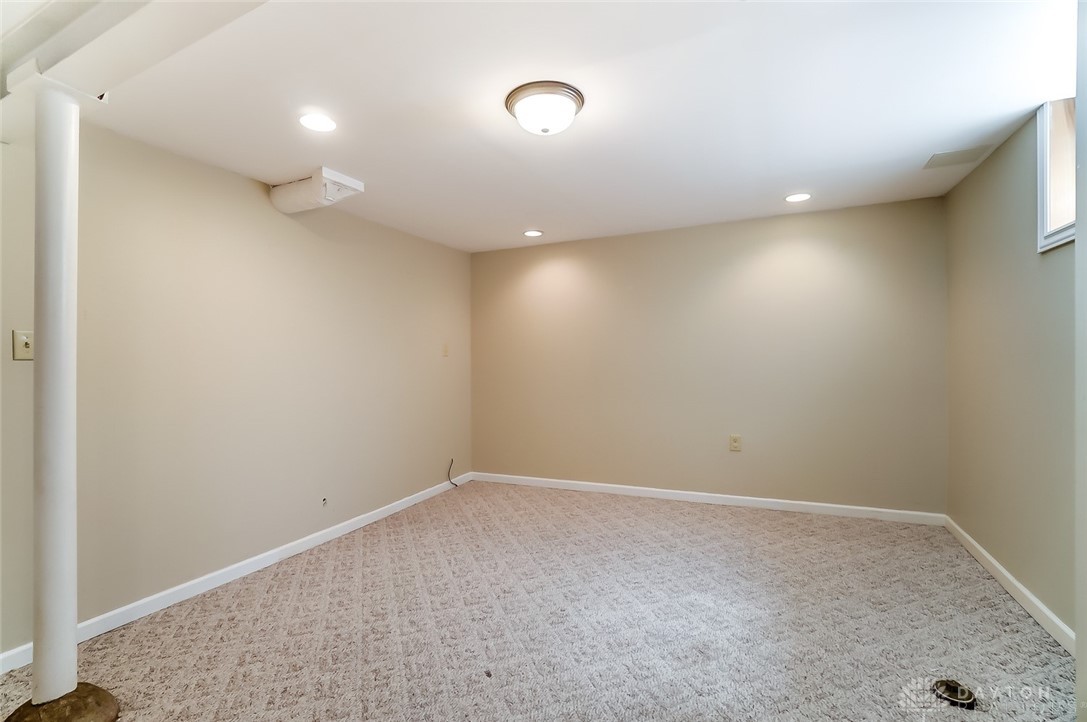 433 Avon Way Kettering, OH 45429 - Photo 28 of 37