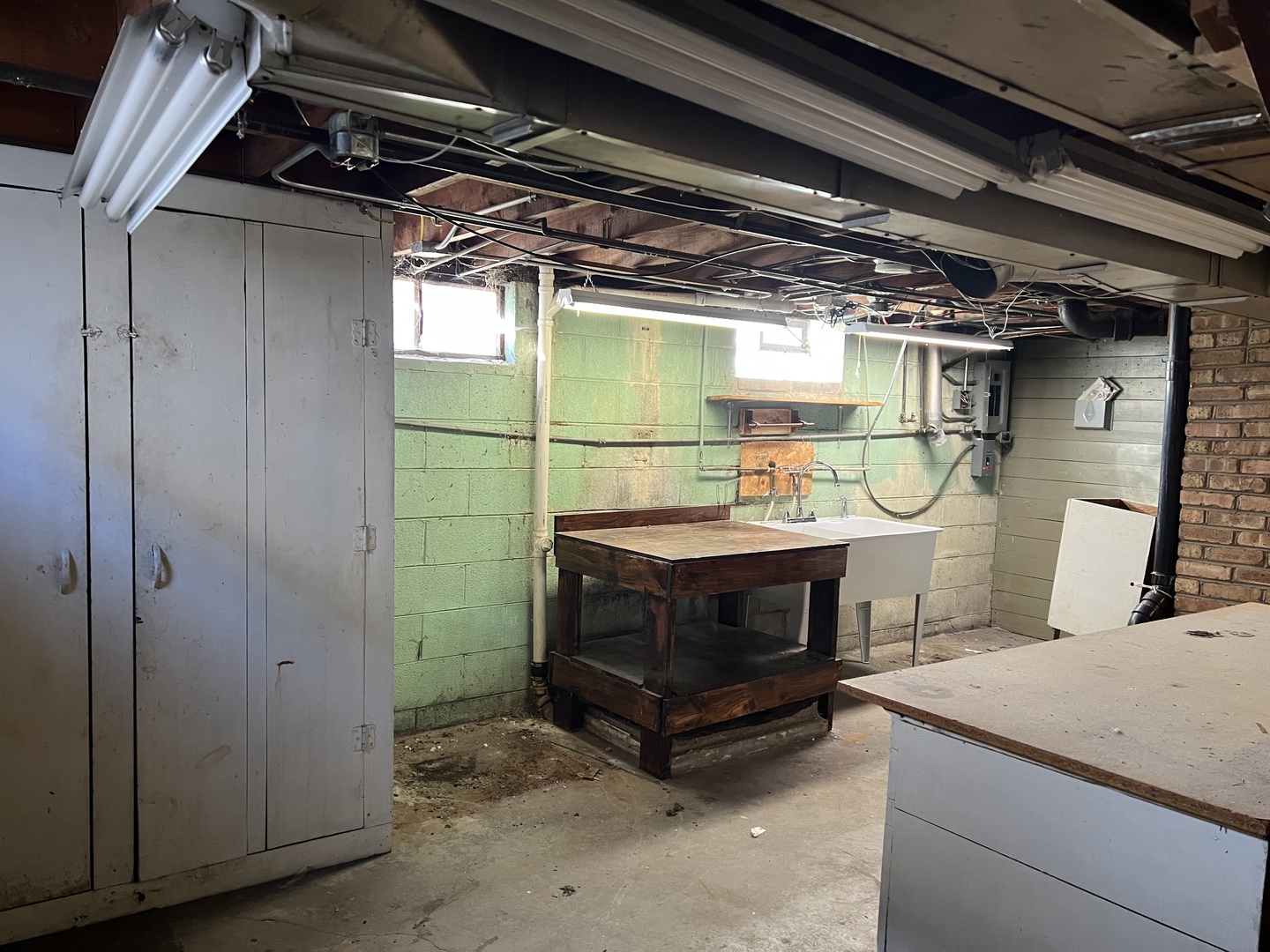 681 South Tanner Avenue Kankakee, IL 60901 - Photo 20 of 33 a utility room with dryer and washer