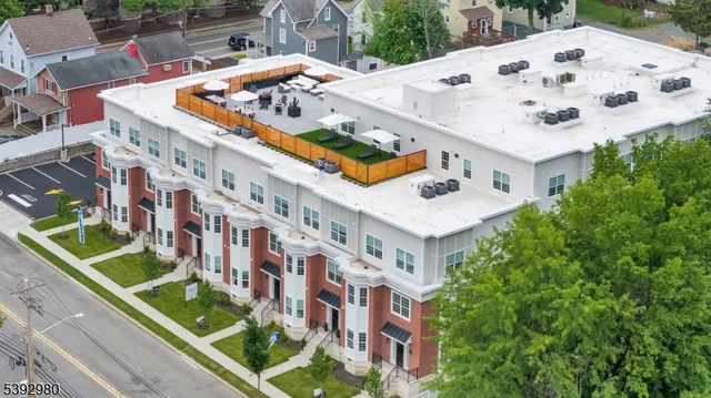 $3,825 | 70 Ridgedale Avenue, Unit 303, Morristown, NJ 07960