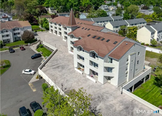 $1,800 | 163 South Street, Unit 10, Danbury, CT 06810