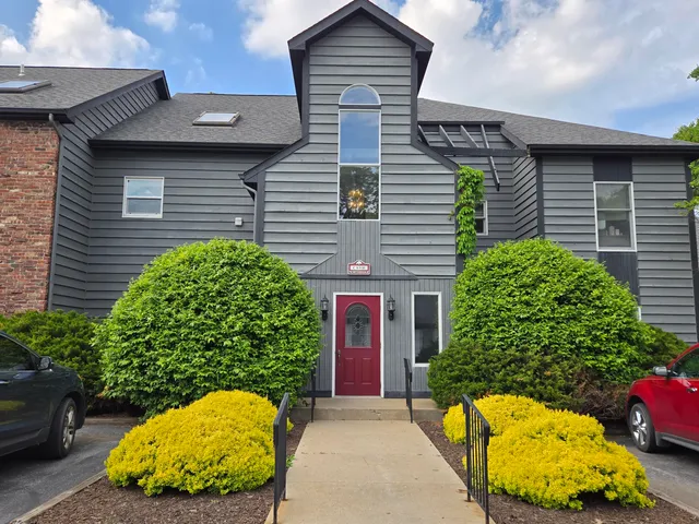 $245,000 | 1300 Winding Ridge Lane, Unit C8, Valparaiso, IN 46383