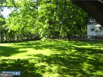 831 Byberry Road Philadelphia, PA 19116 - Photo 3 of 6 Exterior Back