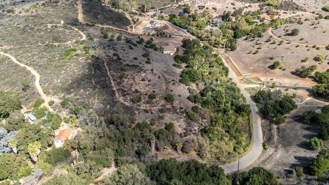 $1,100,000 | 28720 North Twin Oaks Valley Road, Vista, CA 92084