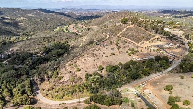 $1,100,000 | 28720 North Twin Oaks Valley Road, Vista, CA 92084