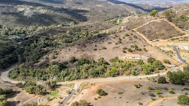 $1,100,000 | 28720 North Twin Oaks Valley Road, Vista, CA 92084