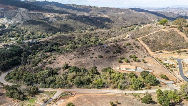 $1,100,000 | 28720 North Twin Oaks Valley Road, Vista, CA 92084